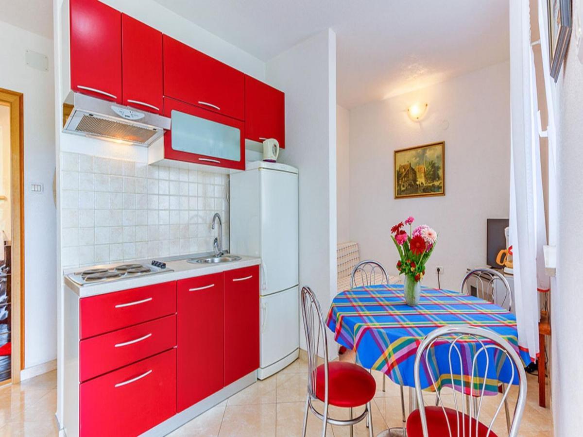Apartments Ivo Постира Экстерьер фото