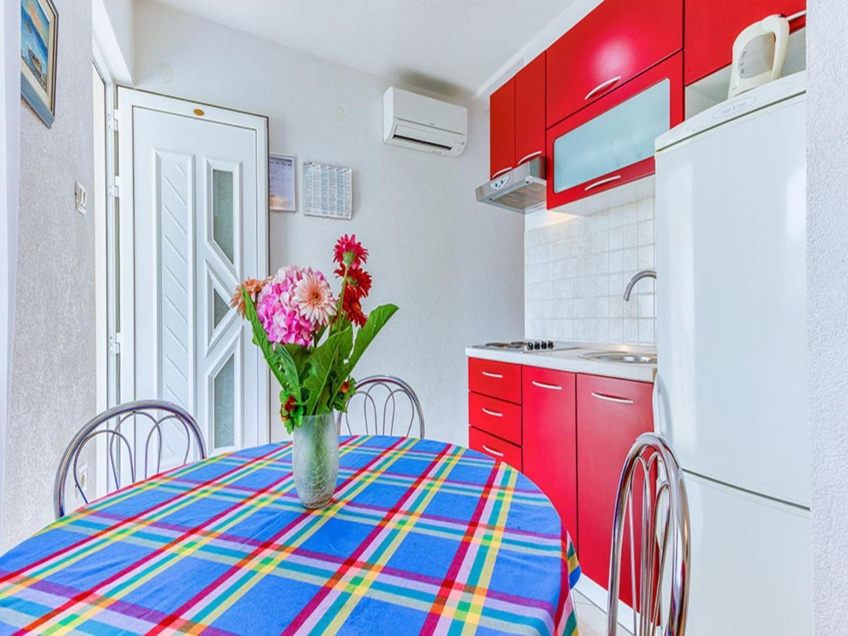 Apartments Ivo Постира Экстерьер фото