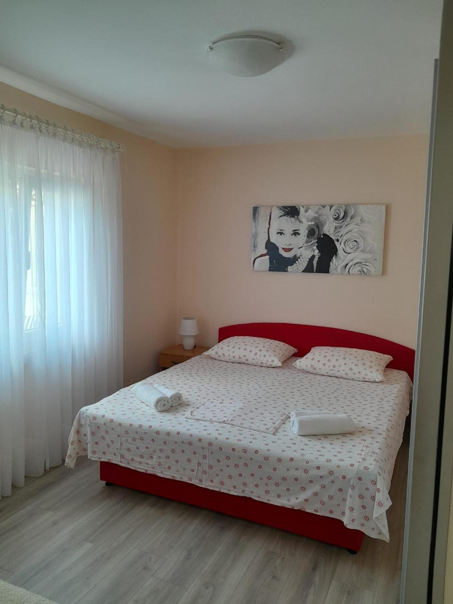 Apartments Ivo Постира Экстерьер фото