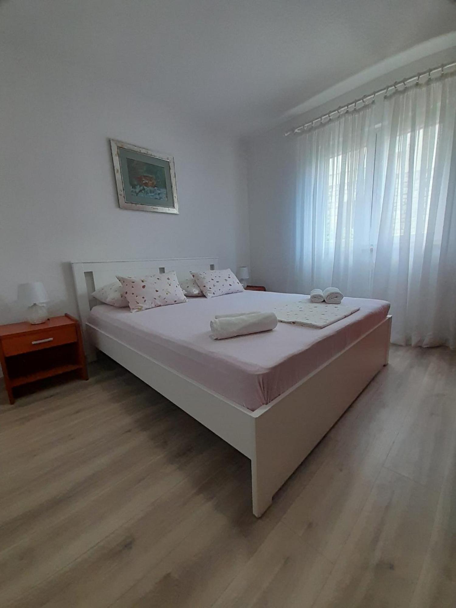 Apartments Ivo Постира Экстерьер фото